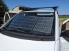 Solarpanel hinter Windschutzscheibe oder Fenster